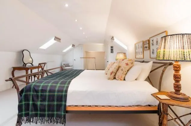North Castle Street Luxury 3 Bedroom/3 Bathroom Edinburgh Daire